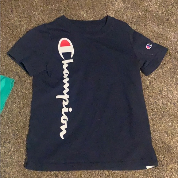 2 boys champion t shirts size 5 - Picture 4 of 5